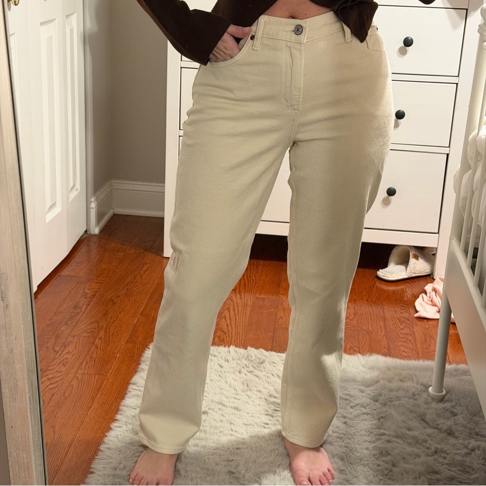 Abercrombie & Fitch Curve Love Mid Rise 90s Straight Jean ‘Bone’